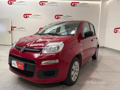 Usata Fiat Panda Pop 69 CV (50 kW) 2015 Rosso Utilitaria