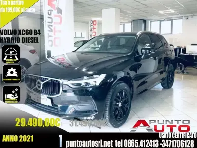 Usata Volvo XC60 Momentum 197 CV (144 kW) 2021 Nero SUV