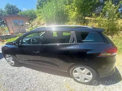 Usata Renault Clio 73 CV (53 kW) 2015 Nero Station wagon
