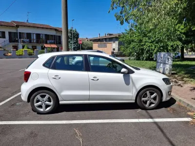 Usata VW Polo Comfortline 75 CV (55 kW) 2013 Bianco Utilitaria