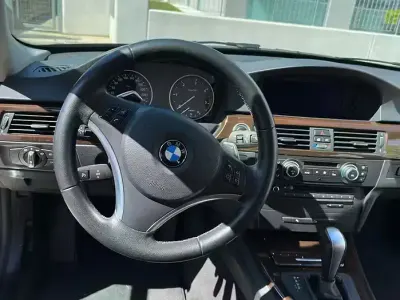 Begagnad BMW 330 245 HK (180 kW) 2010 Blå Kombi