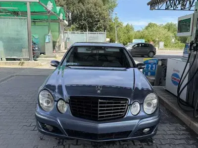 Occasion Mercedes E220 Avantgarde 150 ch (110 kW) 2003 Bleue Berline