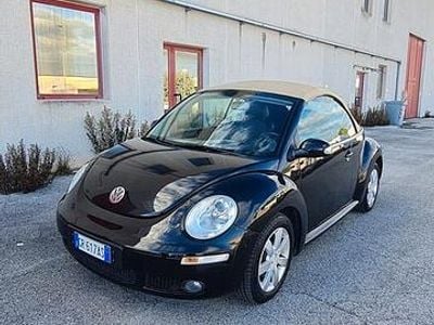 Usata VW New Beetle 105 CV (77 kW) 2008 Nero Utilitaria