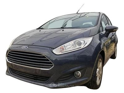 Usata Ford Fiesta 75 CV (55 kW) 2015 Grigio Berlina
