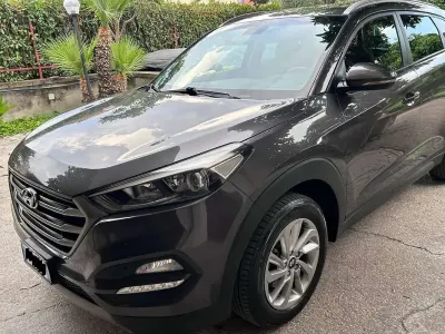 Usata Hyundai Tucson Xpossible 116 CV (85 kW) 2016 Grigio SUV