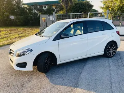 Usata Mercedes B180 109 CV (80 kW) 2017 Utilitaria