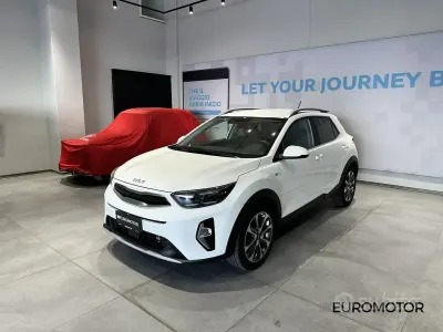 Usata Kia Stonic Style 120 CV (88 kW) 2022 Bianco SUV