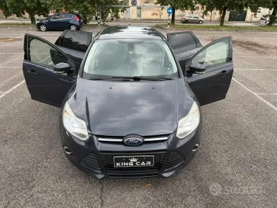 Usata Ford Focus Individual 116 CV (85 kW) 2014 Grigio Station wagon