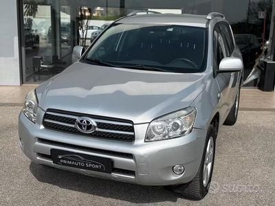Usata Toyota RAV4 Sol 136 CV (100 kW) 2007 Grigio SUV