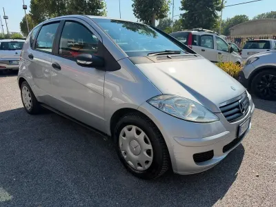 Usata Mercedes A180 Elegance 109 CV (80 kW) 2008 Argento Berlina