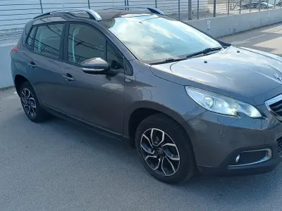 Usata Peugeot 2008 Allure 92 CV (67 kW) 2015 Grigio SUV