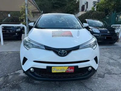 Usata Toyota C-HR Lounge 122 CV (89 kW) 2018 Bianco SUV