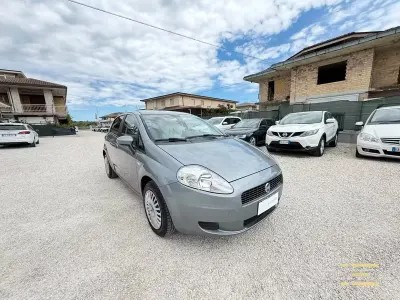 Usata Fiat Grande Punto 75 CV (55 kW) 2007 Grigio Utilitaria