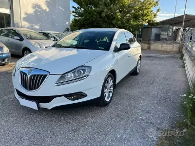 Usata Lancia Delta Gold 105 CV (77 kW) 2011 Bianco Utilitaria