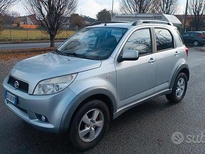 Usata Daihatsu Terios 105 CV (77 kW) 2006 Grigio SUV