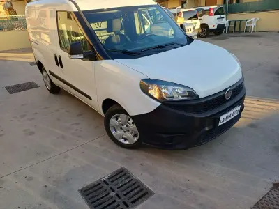 Usata Fiat Doblò Easy 105 CV (77 kW) 2022 Bianco Monovolume
