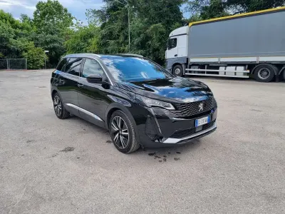 Usata Peugeot 5008 GT 131 CV (96 kW) 2022 Nero SUV