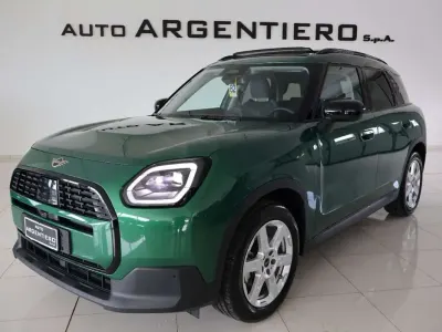 Usata Mini Countryman 163 CV (119 kW) 2024 British racing green metallic SUV