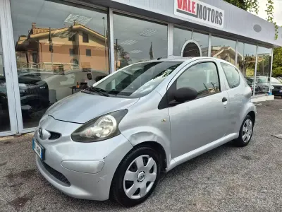 Usata Toyota Aygo 68 CV (50 kW) 2009 Grigio Utilitaria