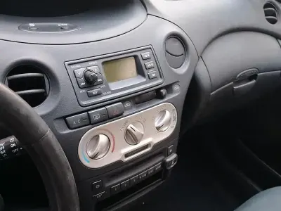 Usata Toyota Yaris 75 CV (55 kW) 2004 Grigio Berlina