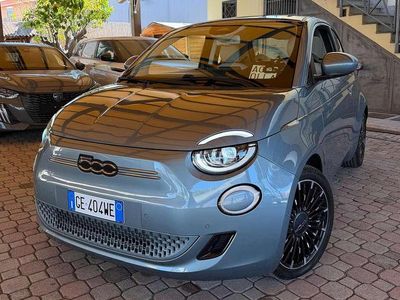 Usata Fiat 500e La Prima 42 kW (58 CV) 2021 Blu/azzurro Utilitaria
