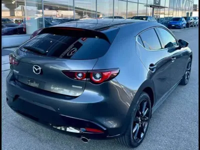 Nuova Mazda 3 Homura-Line 140 CV (102 kW) 2026 Machine gray Berlina
