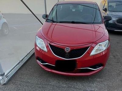 Usata Lancia Ypsilon 85 CV (62 kW) 2014 Rosso Utilitaria