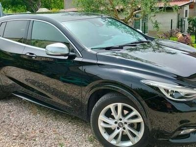 Infiniti Q30