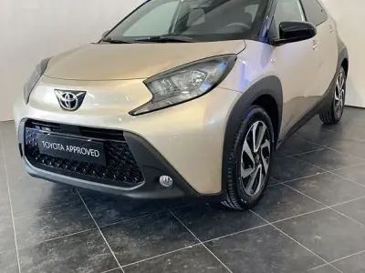 Usata Toyota Aygo X Lounge 72 CV (52 kW) 2025 Grigio SUV