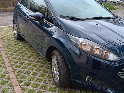 Usata Ford Fiesta 80 CV (58 kW) 2015 Blu Berlina