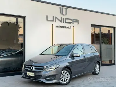 Usata Mercedes B180 Business 109 CV (80 kW) 2016 Grigio Monovolume