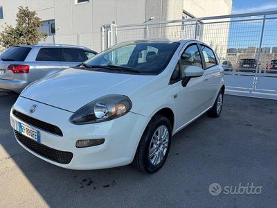 Gebraucht Fiat Punto Lounge 77 PS (56 kW) 2014 Weiß Kleinwagen