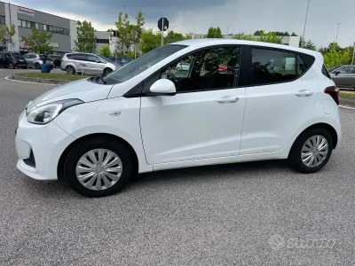 Usata Hyundai i10 Style 67 CV (49 kW) 2017 Bianco Utilitaria