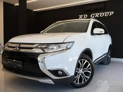 Usata Mitsubishi Outlander Instyle 150 CV (110 kW) 2018 Bianco SUV