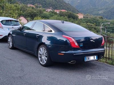 Usata Jaguar XJ Premium Luxury 275 CV (202 kW) 2012 Blu/azzurro Berlina