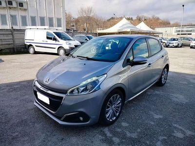 Grigio Usata 2019 Peugeot 208 Active Utilitaria | 9950 € (Buon prezzo)