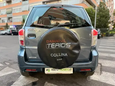 Usata Daihatsu Terios 102 CV (75 kW) 2013 Grigio SUV