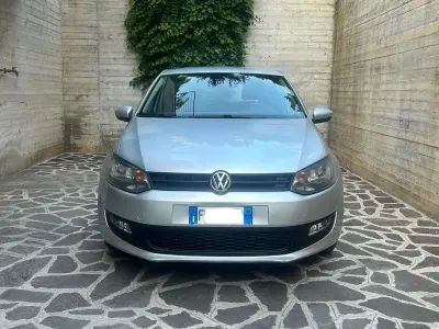 Usata VW Polo Comfortline 69 CV (50 kW) 2014 Argento Berlina
