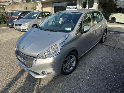Argento Usata 2013 Peugeot 208 Active Utilitaria | 5870 € (Buon prezzo)