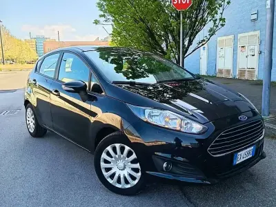 Usata Ford Fiesta 80 CV (58 kW) 2014 Nero Utilitaria