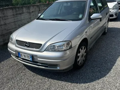 Usata Opel Astra Sport 101 CV (74 kW) 1999 Argento Station wagon