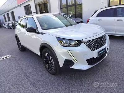 Begagnad Peugeot 2008 Allure 100 kW (136 HK) 2023 SUV