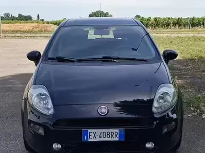 Usata Fiat Punto 77 CV (56 kW) 2015 Utilitaria