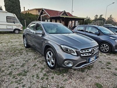 Usata Mercedes GLA180 110 CV (80 kW) 2018 Grigio SUV