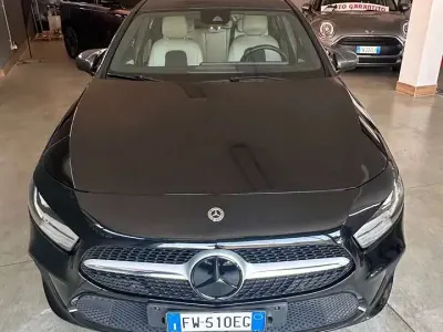 Usata Mercedes A180 Business 116 CV (85 kW) 2019 Nero Berlina