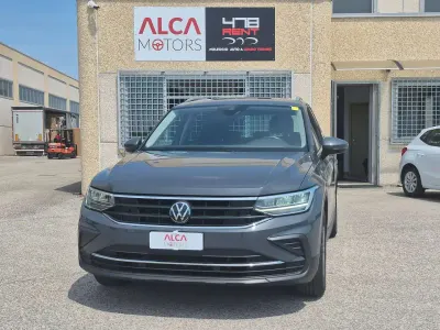 Usata VW Tiguan Life 150 CV (110 kW) 2023 Grigio SUV