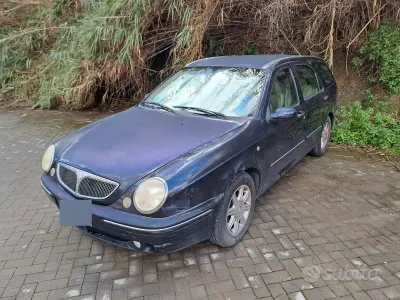 Usata Lancia Lybra 116 CV (85 kW) 2004 Bluazzurro Station wagon