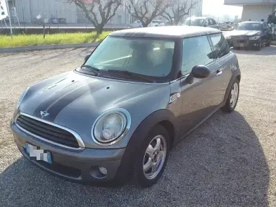 Begagnad Mini ONE 75 HK (55 kW) 2009 Grå Halvkombi