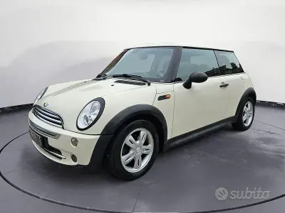 Usata Mini One D 88 CV (64 kW) 2006 Beige Utilitaria
