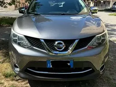 Usata Nissan Qashqai 131 CV (96 kW) 2017 Grigio SUV